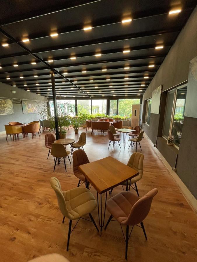 Terra Europe Brontes Hotel 特尔戈维什特 外观 照片
