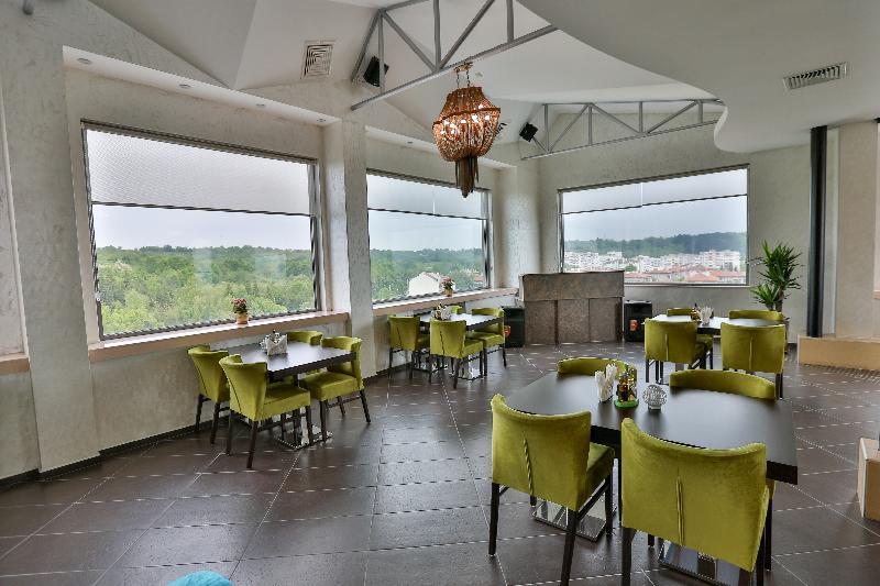 Terra Europe Brontes Hotel 特尔戈维什特 外观 照片